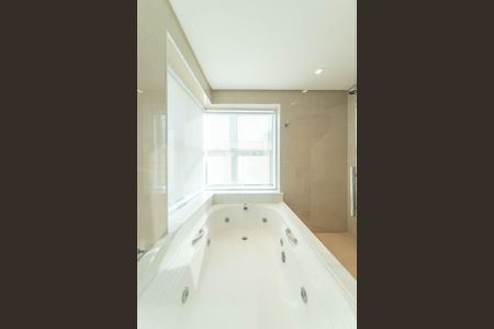 Apartamento à venda com 198m², 4 quartos e 3 vagas Apartamento à venda com 198m², 4 quartos e 3 vagasBanheiro da Suíte 3
