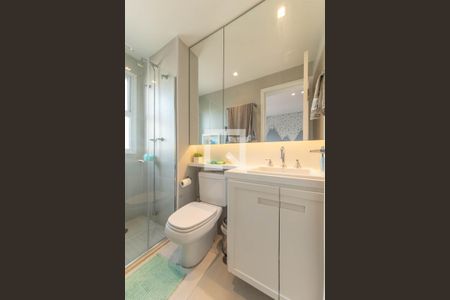 Apartamento à venda com 198m², 4 quartos e 3 vagas Apartamento à venda com 198m², 4 quartos e 3 vagasBanheiro da Suíte 2