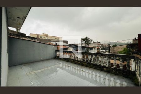 Casa à venda com 160m², 3 quartos e 3 vagas Casa à venda com 160m², 3 quartos e 3 vagasVaranda