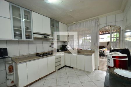 Casa à venda com 340m², 6 quartos e 10 vagas Casa à venda com 340m², 6 quartos e 10 vagasCozinha casa2