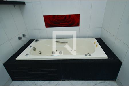 Casa à venda com 340m², 6 quartos e 10 vagas Casa à venda com 340m², 6 quartos e 10 vagasBanheiro suite