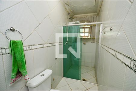 Casa à venda com 340m², 6 quartos e 10 vagas Casa à venda com 340m², 6 quartos e 10 vagasBanheiro casa2