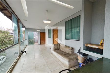 Casa à venda com 340m², 6 quartos e 10 vagas Casa à venda com 340m², 6 quartos e 10 vagasVaranda casa1