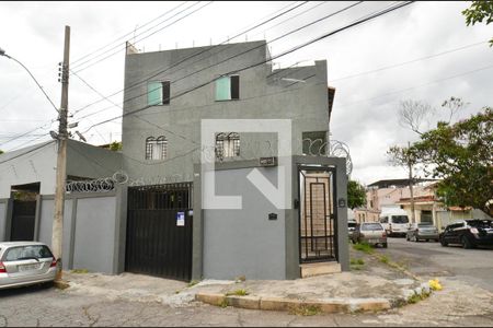 Casa à venda com 340m², 6 quartos e 10 vagas Casa à venda com 340m², 6 quartos e 10 vagasFachada