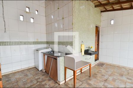 Casa à venda com 340m², 6 quartos e 10 vagas Casa à venda com 340m², 6 quartos e 10 vagasCobertura