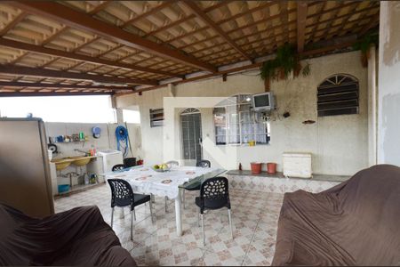 Casa à venda com 340m², 6 quartos e 10 vagas Casa à venda com 340m², 6 quartos e 10 vagasArea serviço casa2