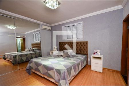 Casa à venda com 340m², 6 quartos e 10 vagas Casa à venda com 340m², 6 quartos e 10 vagasSuite