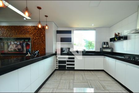 Casa à venda com 340m², 6 quartos e 10 vagas Casa à venda com 340m², 6 quartos e 10 vagasCozinha casa1