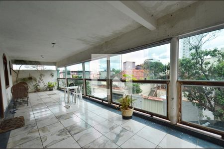 Casa à venda com 340m², 6 quartos e 10 vagas Casa à venda com 340m², 6 quartos e 10 vagasVaranda casa2