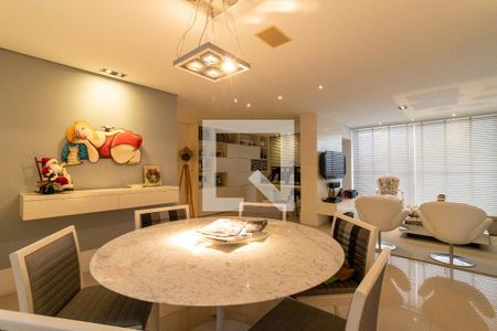 Apartamento à venda com 151m², 2 quartos e 1 vaga Apartamento à venda com 151m², 2 quartos e 1 vagaSala de Jantar