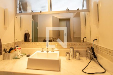 Apartamento à venda com 151m², 2 quartos e 1 vaga Apartamento à venda com 151m², 2 quartos e 1 vagaBanheiro