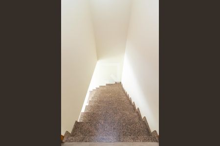 Casa à venda com 90m², 2 quartos e 3 vagasEscada