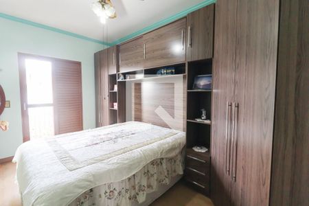 Casa à venda com 234m², 4 quartos e 4 vagas Casa à venda com 234m², 4 quartos e 4 vagasQuarto