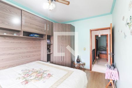 Casa à venda com 234m², 4 quartos e 4 vagas Casa à venda com 234m², 4 quartos e 4 vagasQuarto