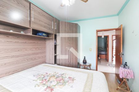 Casa à venda com 234m², 4 quartos e 4 vagas Casa à venda com 234m², 4 quartos e 4 vagasQuarto