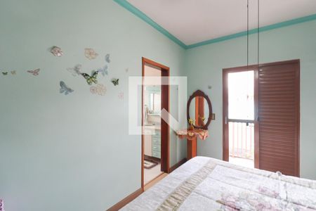 Casa à venda com 234m², 4 quartos e 4 vagas Casa à venda com 234m², 4 quartos e 4 vagasQuarto