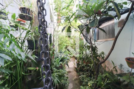 Casa à venda com 234m², 4 quartos e 4 vagas Casa à venda com 234m², 4 quartos e 4 vagasQuintal