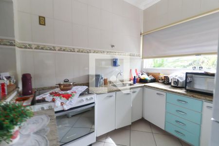 Casa à venda com 234m², 4 quartos e 4 vagas Casa à venda com 234m², 4 quartos e 4 vagasCozinha