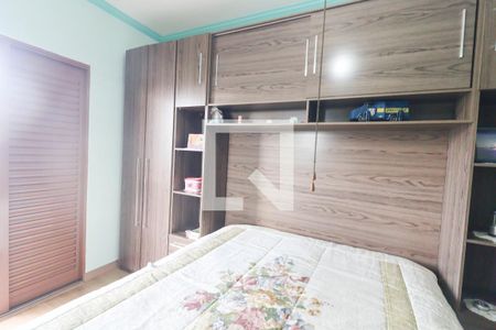 Casa à venda com 234m², 4 quartos e 4 vagas Casa à venda com 234m², 4 quartos e 4 vagasQuarto