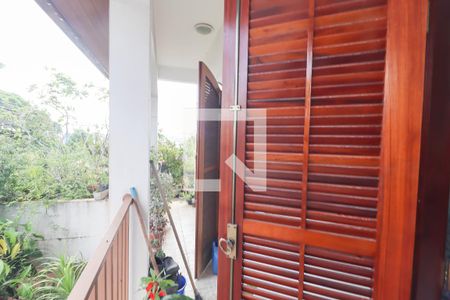 Casa à venda com 234m², 4 quartos e 4 vagas Casa à venda com 234m², 4 quartos e 4 vagasQuarto