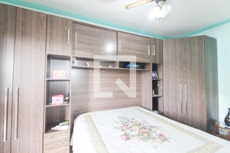 Casa à venda com 234m², 4 quartos e 4 vagas Casa à venda com 234m², 4 quartos e 4 vagasQuarto