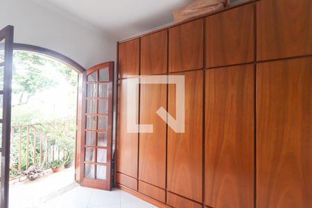 Casa à venda com 234m², 4 quartos e 4 vagas Casa à venda com 234m², 4 quartos e 4 vagasQuarto