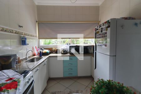 Casa à venda com 234m², 4 quartos e 4 vagas Casa à venda com 234m², 4 quartos e 4 vagasCozinha