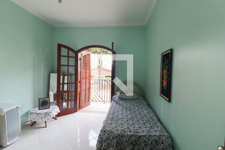 Casa à venda com 234m², 4 quartos e 4 vagas Casa à venda com 234m², 4 quartos e 4 vagasQuarto