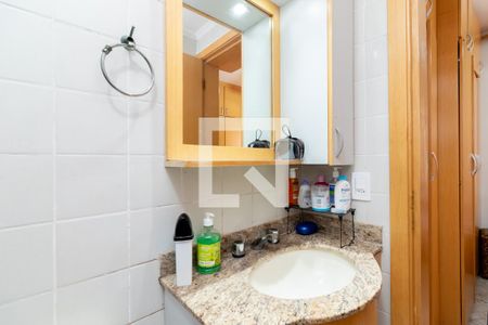 Apartamento à venda com 70m², 3 quartos e 1 vaga Apartamento à venda com 70m², 3 quartos e 1 vagaBanheiro da Suíte