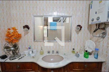 Apartamento à venda com 86m², 4 quartos e sem vaga Apartamento à venda com 86m², 4 quartos e sem vagaBanheiro