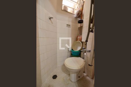 Apartamento à venda com 86m², 4 quartos e sem vaga Apartamento à venda com 86m², 4 quartos e sem vagaBanheiro de serviço