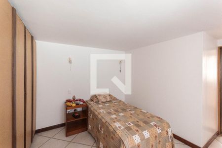 Casa à venda com 250m², 4 quartos e 2 vagasSuíte 2