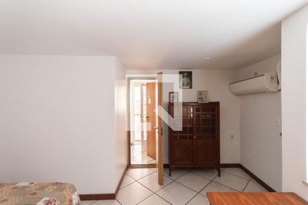 Casa à venda com 250m², 4 quartos e 2 vagasSuíte 2