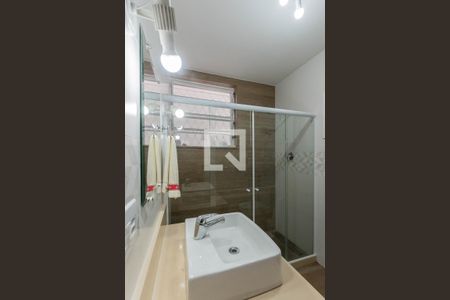 Casa à venda com 250m², 4 quartos e 2 vagasBanheiro