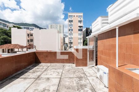 Casa à venda com 250m², 4 quartos e 2 vagasTerraço