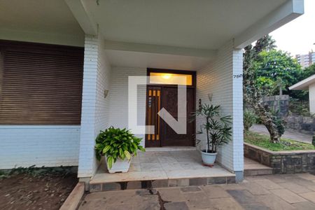 Casa à venda com 328m², 3 quartos e 6 vagas Casa à venda com 328m², 3 quartos e 6 vagasEntrada
