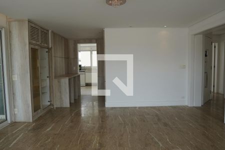 Apartamento à venda com 532m², 6 quartos e 5 vagasSala de TV