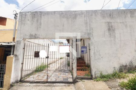 Casa à venda com 300m², 1 quarto e 10 vagas Casa à venda com 300m², 1 quarto e 10 vagasFachada