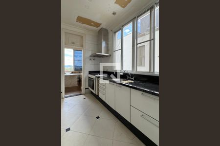 Casa de condomínio à venda com 500m², 4 quartos e 4 vagasCozinha