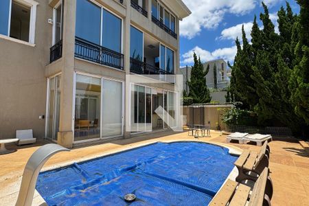 Casa de condomínio à venda com 500m², 4 quartos e 4 vagasPiscina