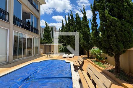 Casa de condomínio à venda com 500m², 4 quartos e 4 vagasPiscina