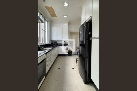 Casa de condomínio à venda com 500m², 4 quartos e 4 vagasCozinha