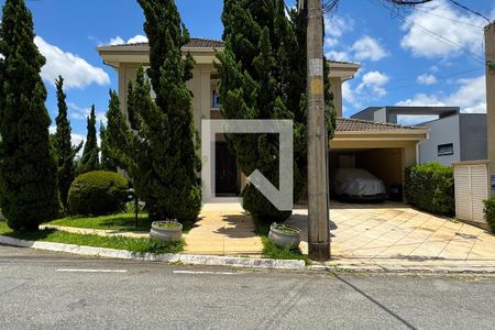 Casa de condomínio à venda com 500m², 4 quartos e 4 vagasFachada