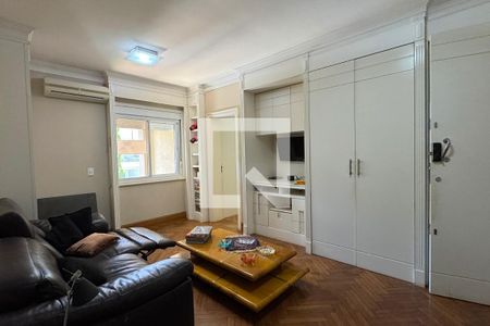 Casa de condomínio à venda com 500m², 4 quartos e 4 vagasSala de TV