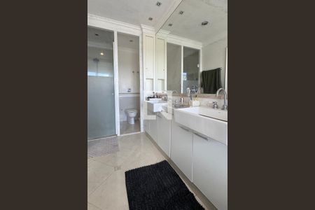 Casa de condomínio à venda com 500m², 4 quartos e 4 vagasBanheiro da Suíte 1