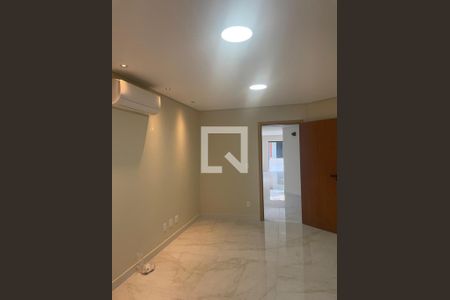 Casa de condomínio à venda com 320m², 3 quartos e 4 vagas Casa de condomínio à venda com 320m², 3 quartos e 4 vagasSala