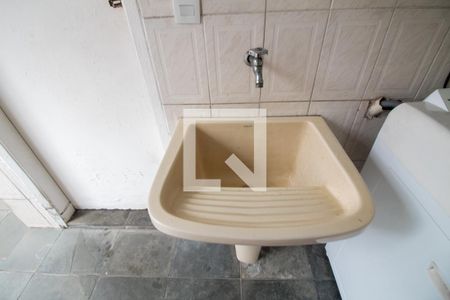 Casa à venda com 140m², 3 quartos e 2 vagas Casa à venda com 140m², 3 quartos e 2 vagasÁrea de Serviço