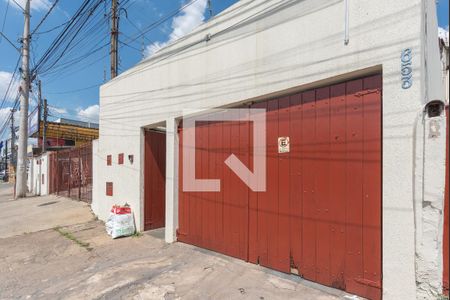 Casa à venda com 160m², 5 quartos e 5 vagas Casa à venda com 160m², 5 quartos e 5 vagasFachada
