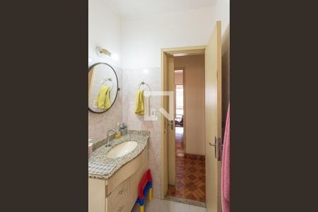 Casa à venda com 160m², 5 quartos e 5 vagas Casa à venda com 160m², 5 quartos e 5 vagasBanheiro