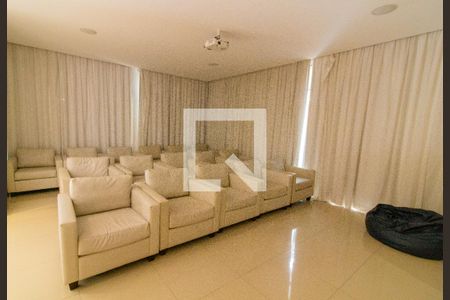 Apartamento à venda com 129m², 4 quartos e 2 vagas Apartamento à venda com 129m², 4 quartos e 2 vagasCinema